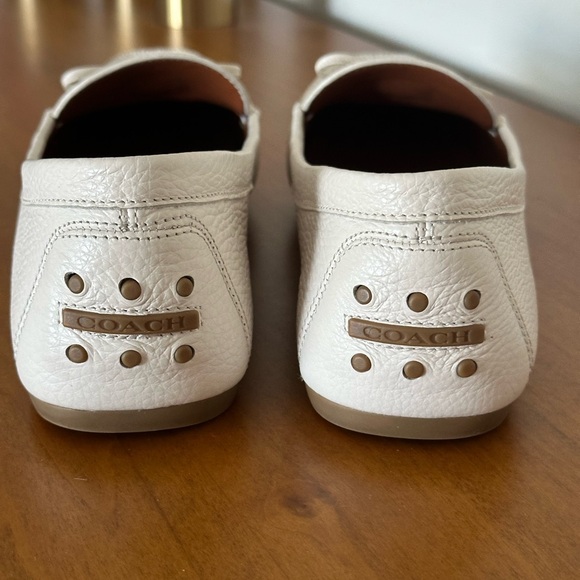 Coach Greenwich Leather Cream Loafers.-9 - Picture 3 of 10